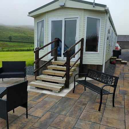 Slieve Croob Cosy Caravan Finnis Extérieur photo